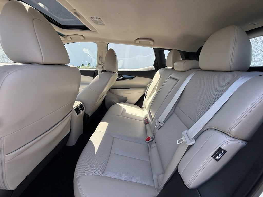 Certified 2022 Nissan Rogue Sport SL w/ Premium Package AWD/4WD image 18
