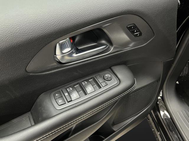 New 2026 Chrysler Pacifica Select w/ S Appearance Package image 27