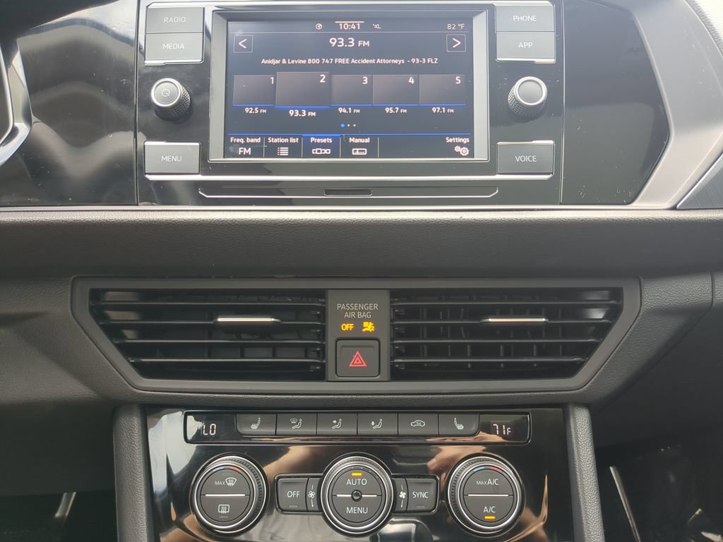 Used 2024 Volkswagen Jetta SE w/ Panoramic Sunroof Package FWD image 22