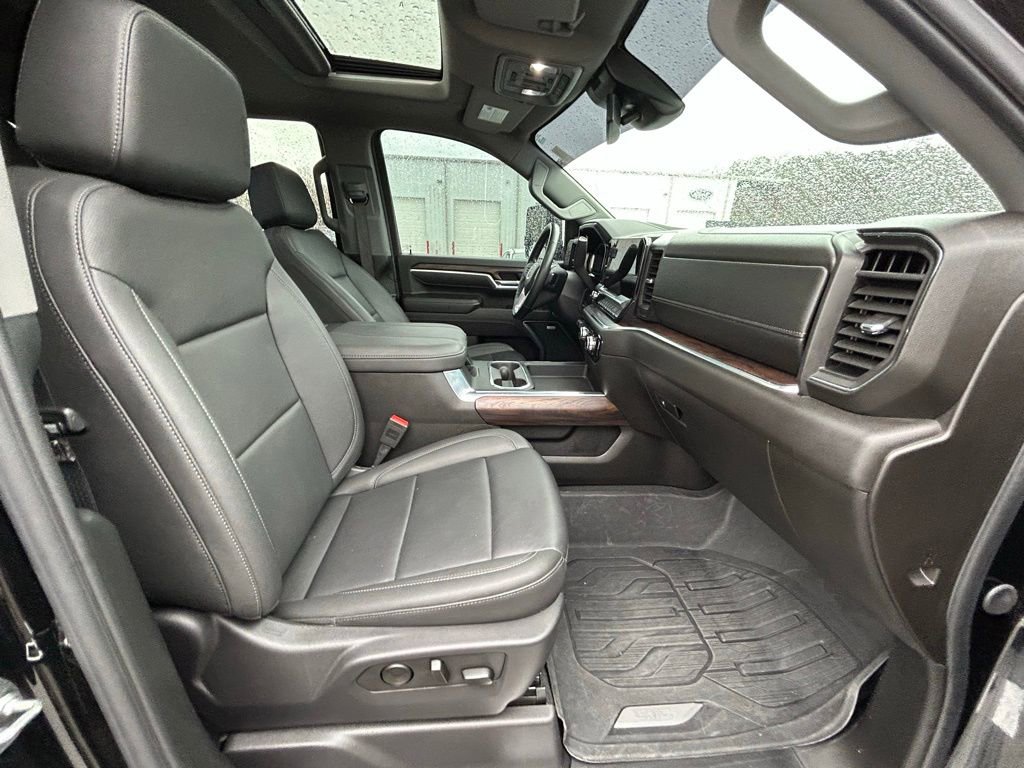 Used 2025 GMC Sierra 2500 SLT w/ SLT Premium Package image 24