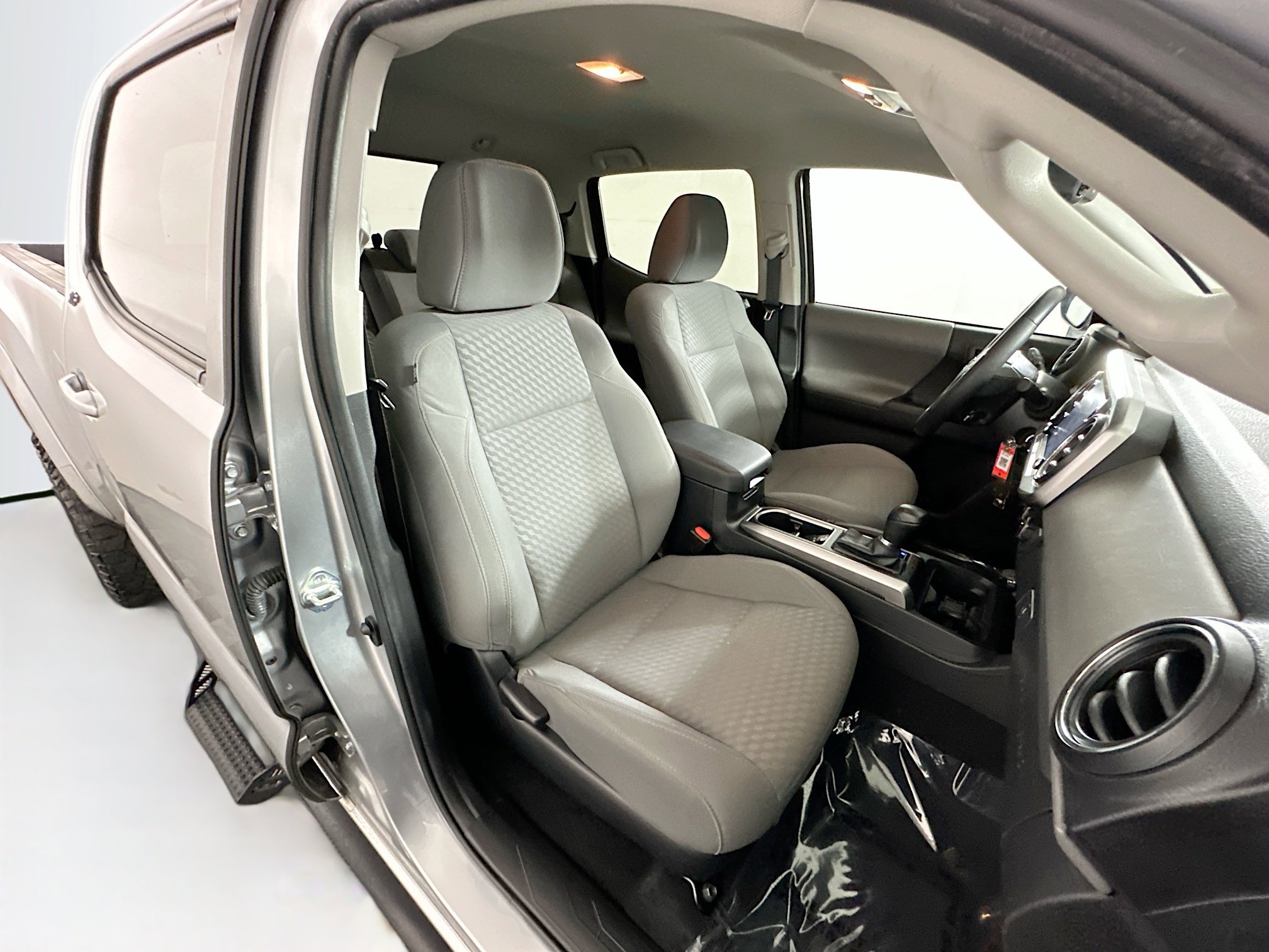 Used 2022 Toyota Tacoma SR5 w/ Technology Package AWD/4WD image 27
