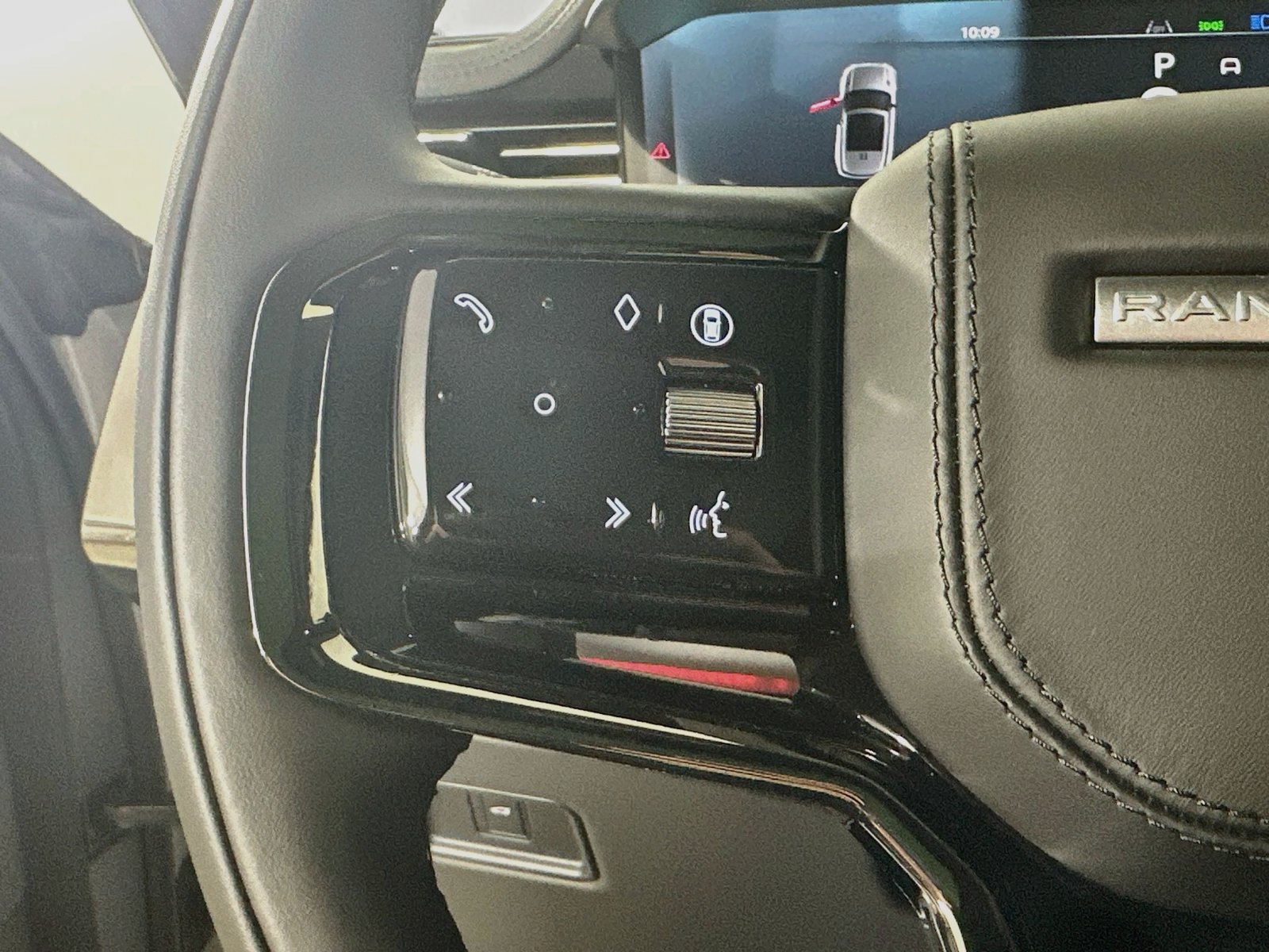 New 2027 Land Rover Range Rover Sport Dynamic SE AWD/4WD image 18