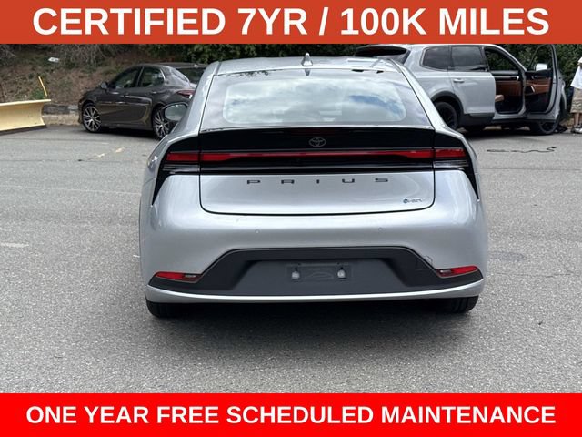 Used 2025 Toyota Prius LE FWD image 3
