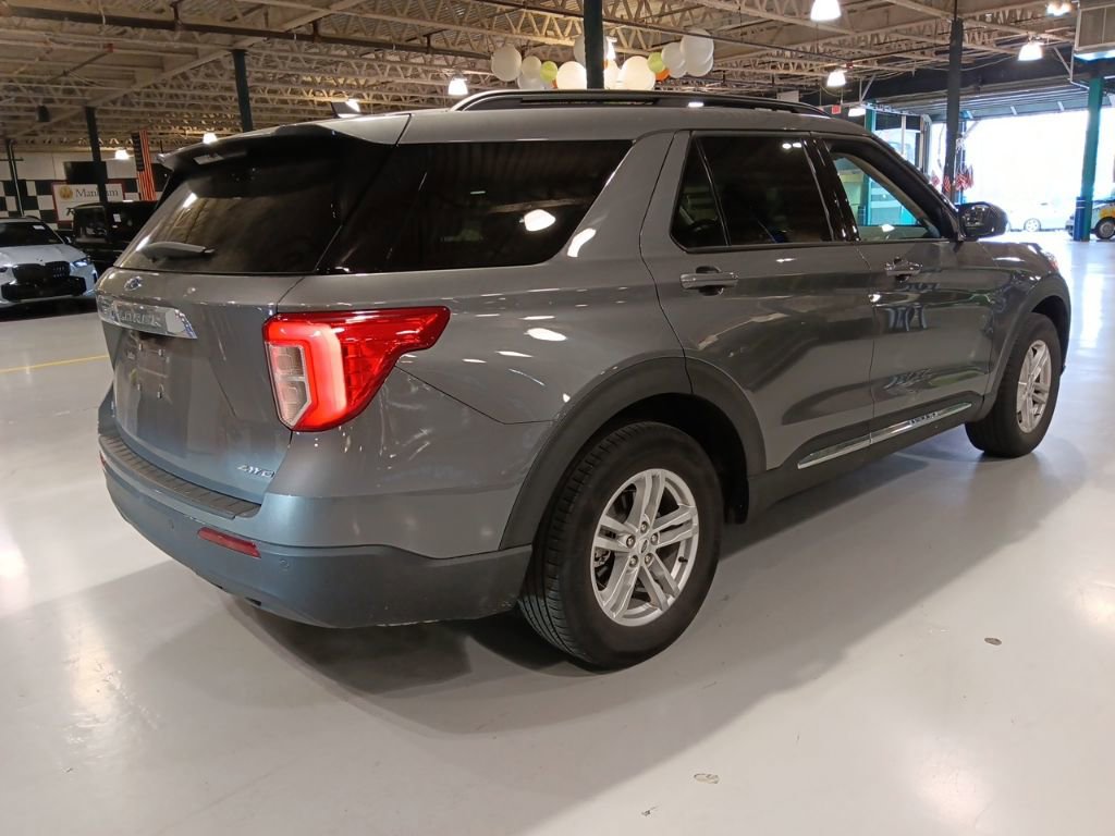 Used 2023 Ford Explorer XLT image 6
