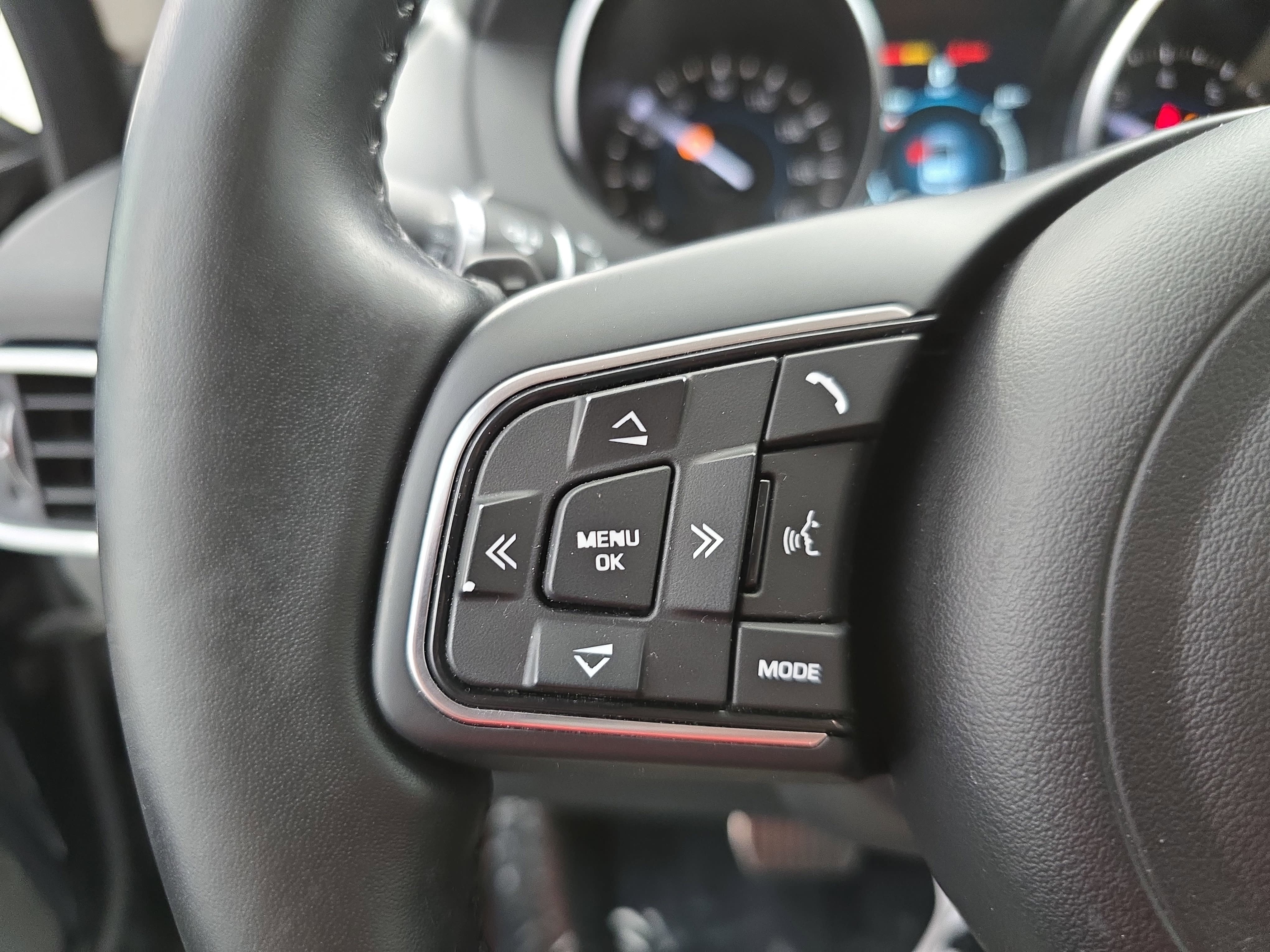 Used 2019 Jaguar F-PACE Premium AWD/4WD image 17
