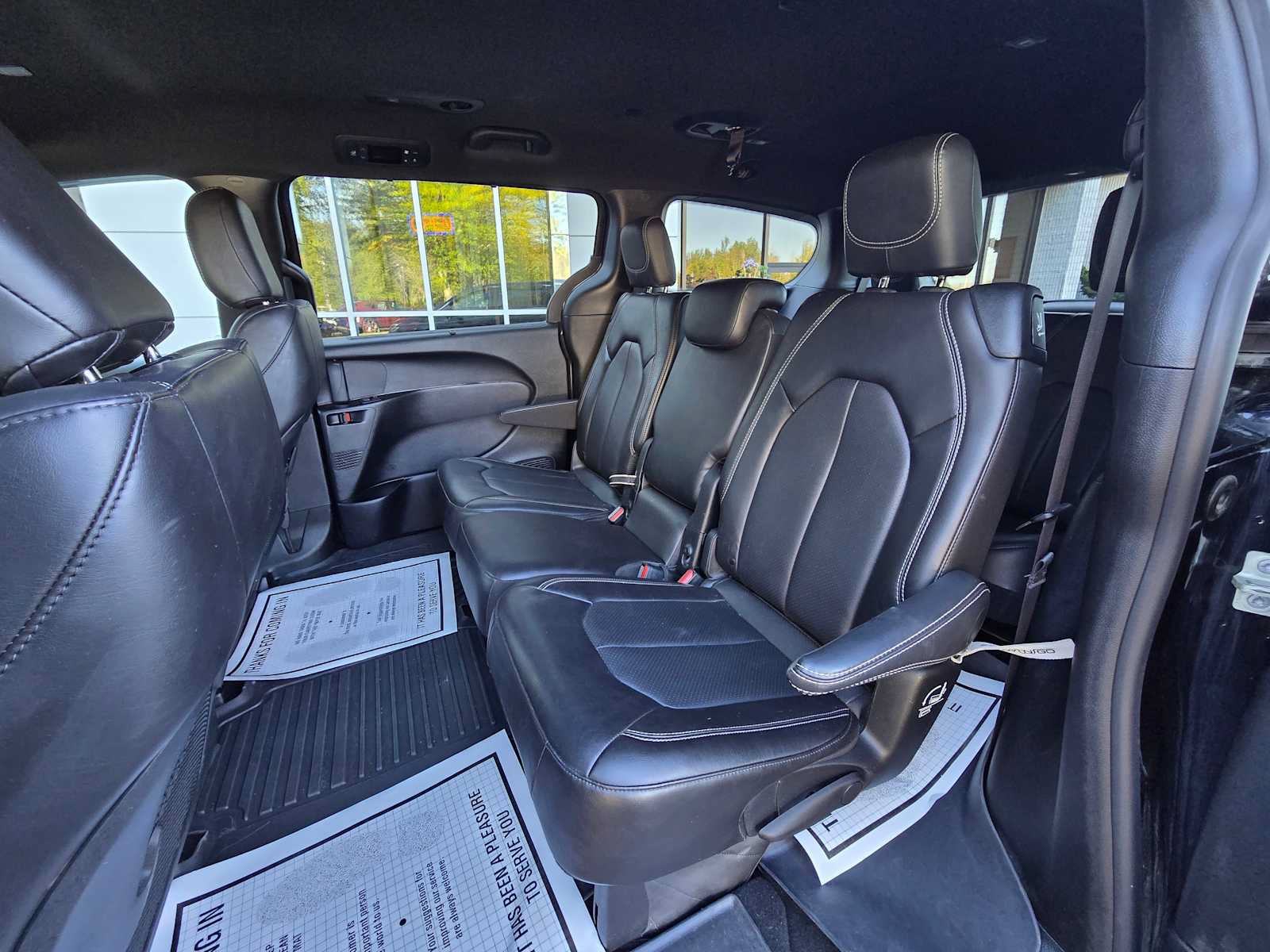 Used 2026 Chrysler Pacifica Select FWD image 12