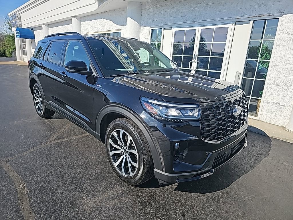 Used 2025 Ford Explorer ST-Line RWD image 2