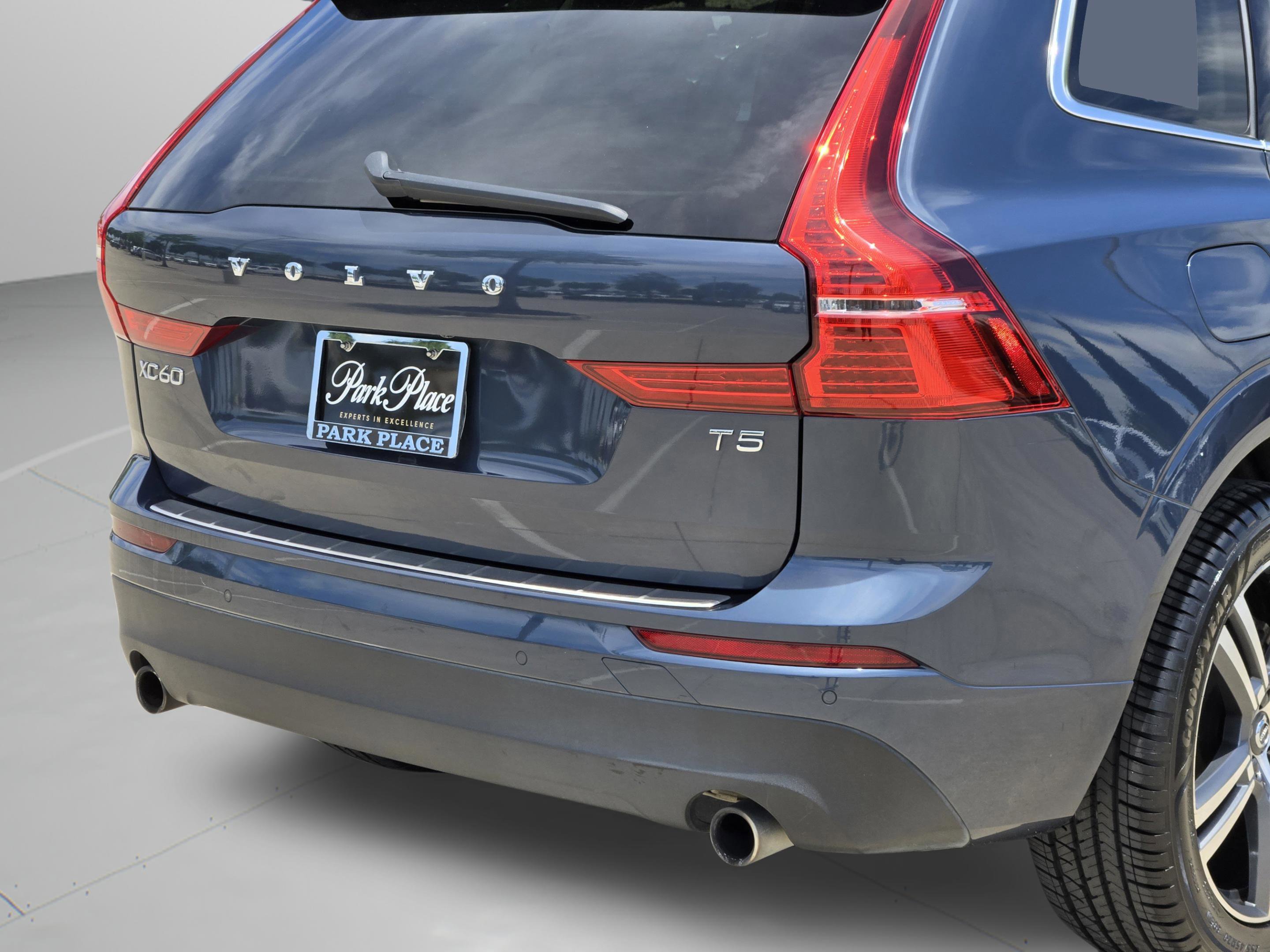 Used 2021 Volvo XC60 T5 Momentum w/ Protection Package Premier FWD image 37