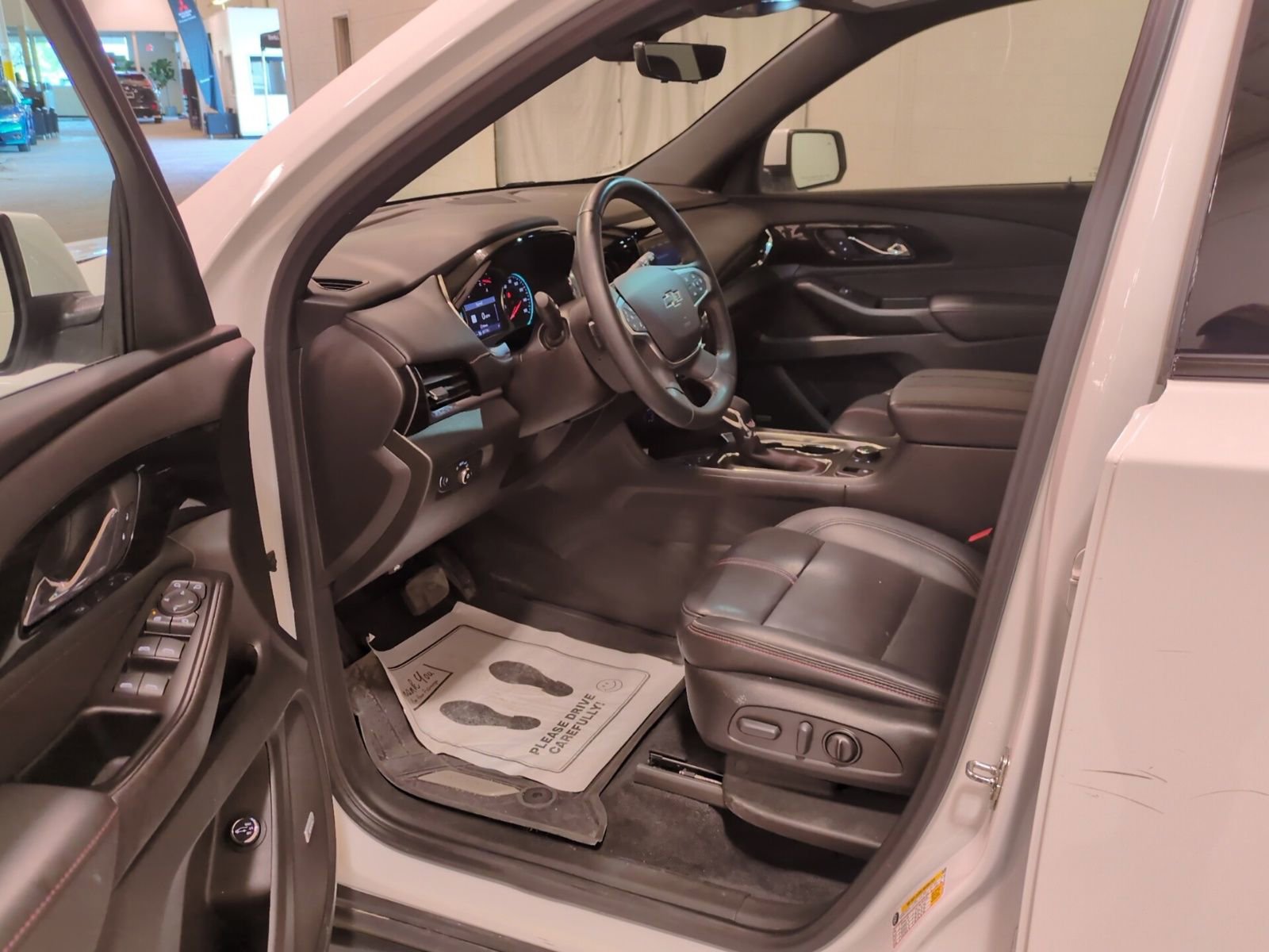 Used 2023 Chevrolet Traverse RS w/ LPO, Floor Liner Package AWD/4WD image 17
