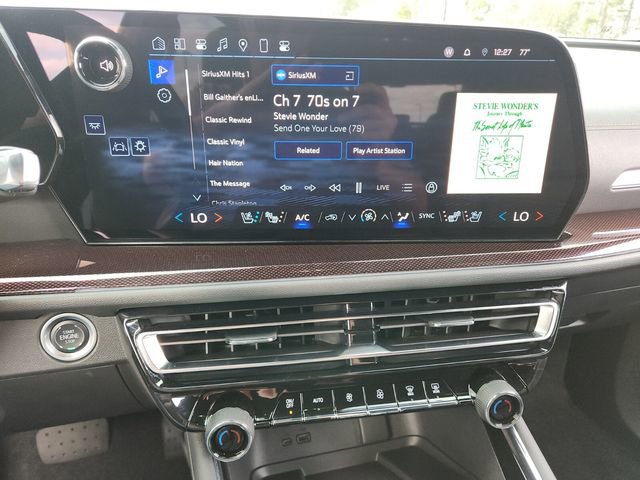 Used 2024 Chevrolet Traverse RS image 25