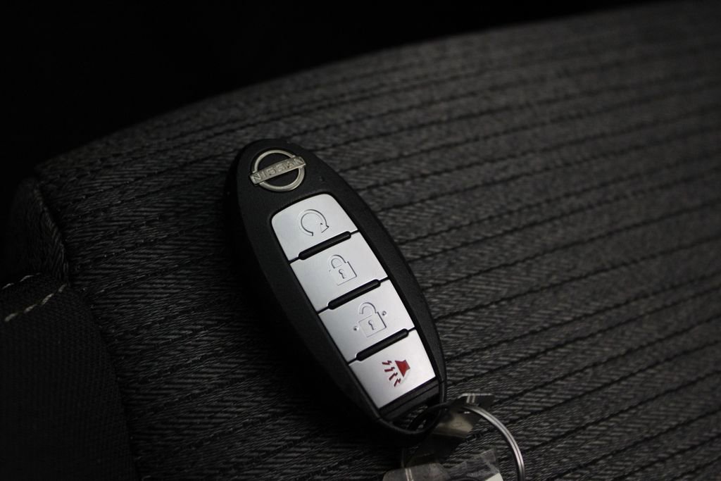 Certified 2022 Nissan Rogue SV FWD image 30