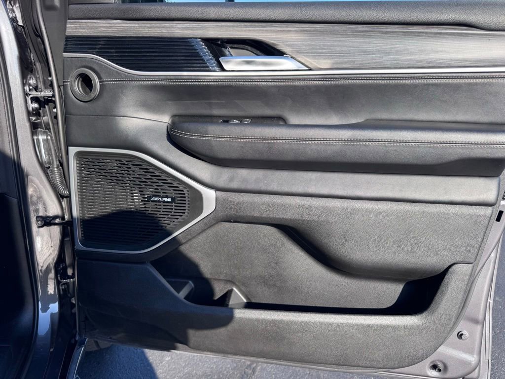 Used 2024 Jeep Wagoneer Series II w/ Flexible Seating Group RWD image 27