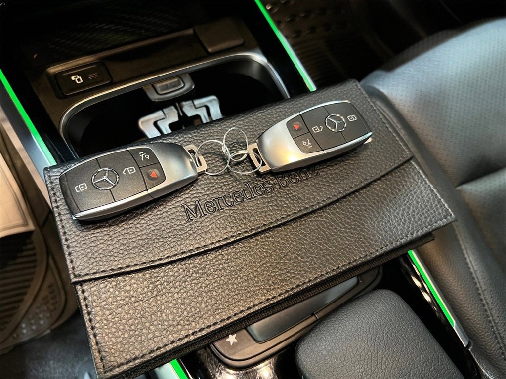 Used 2022 Mercedes-Benz EQB 300 4MATIC image 47