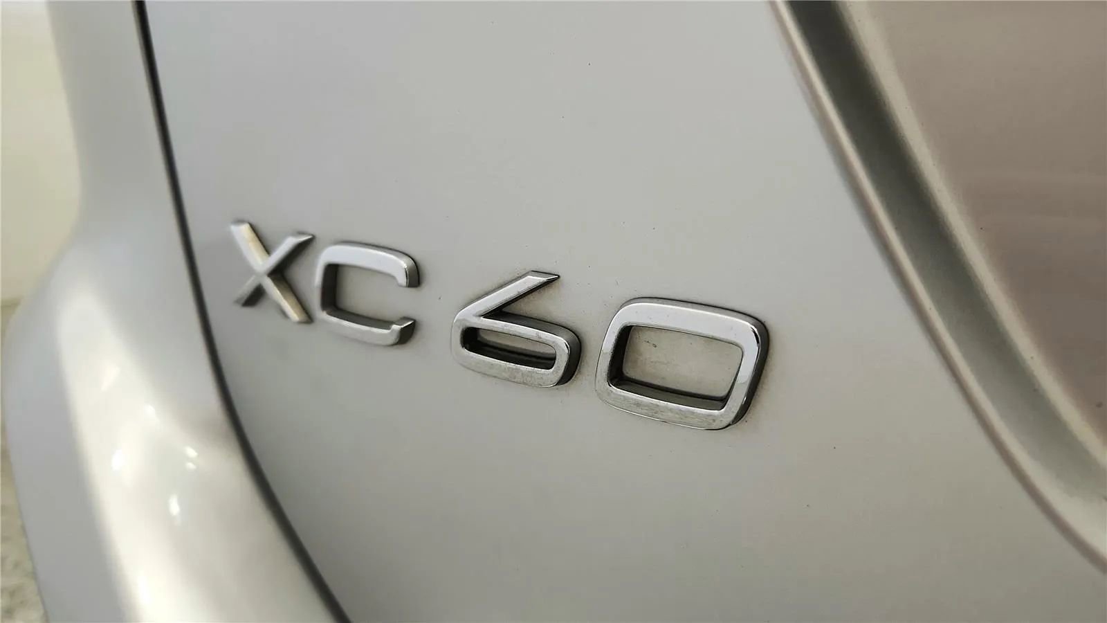 Used 2017 Volvo XC60 T5 Inscription w/ Preferred Option Package AWD/4WD image 17