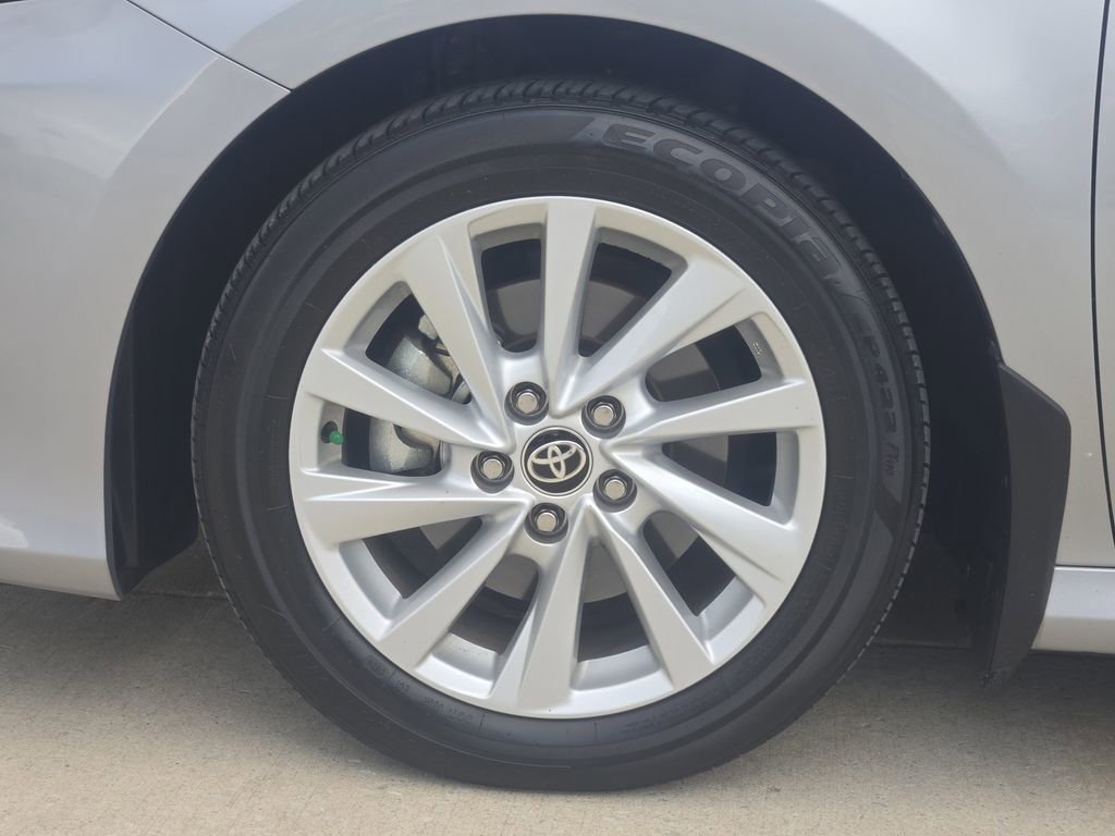Used 2024 Toyota Camry LE FWD image 13