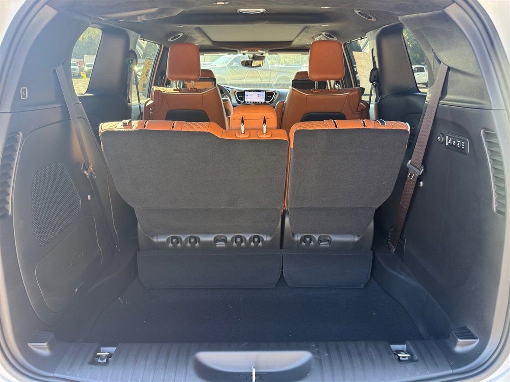 New 2026 Chrysler Pacifica Pinnacle image 31
