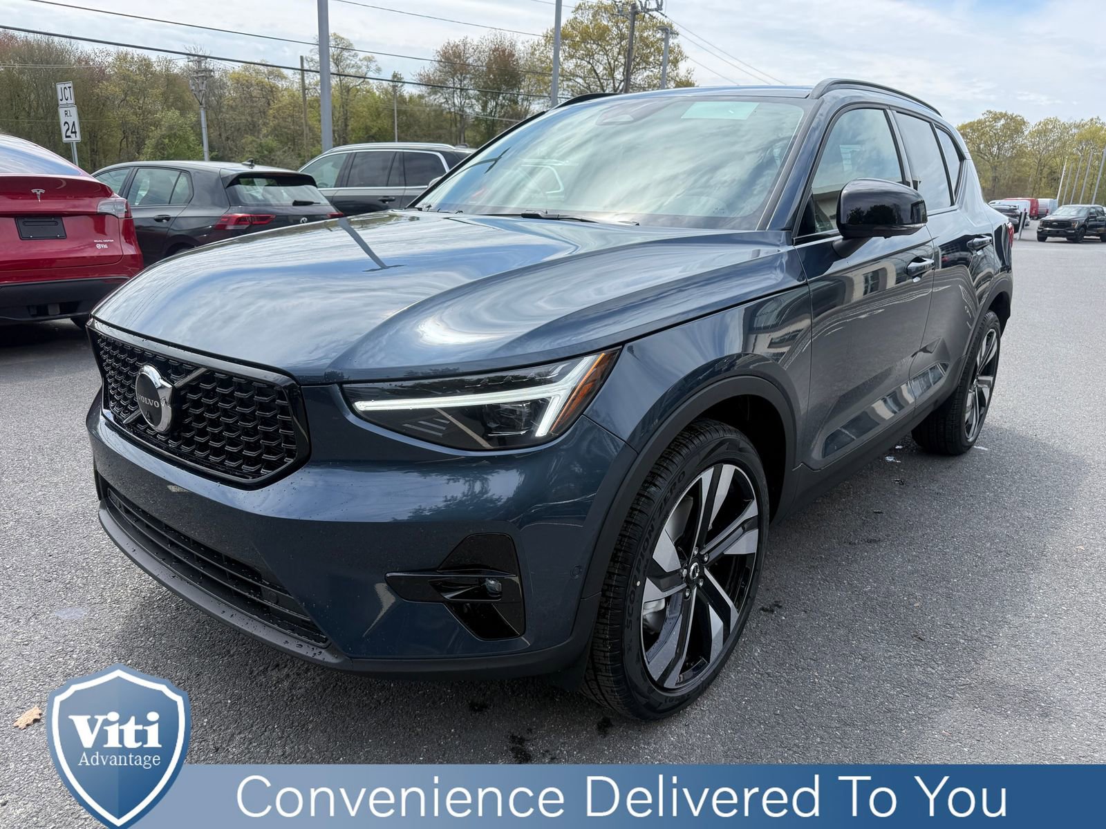 New 2026 Volvo XC40 B5 Plus w/ Protection Package Premier AWD/4WD image 4