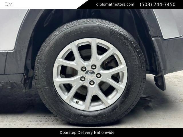 Used 2018 Jeep Cherokee Sport w/ Cold Weather Group AWD/4WD image 41