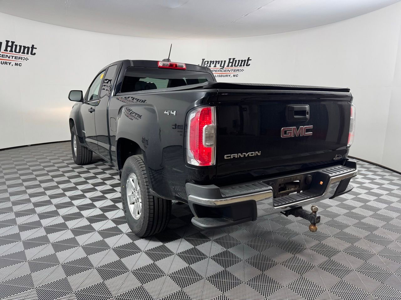 Used 2017 GMC Canyon Base w/ Convenience Package image 10