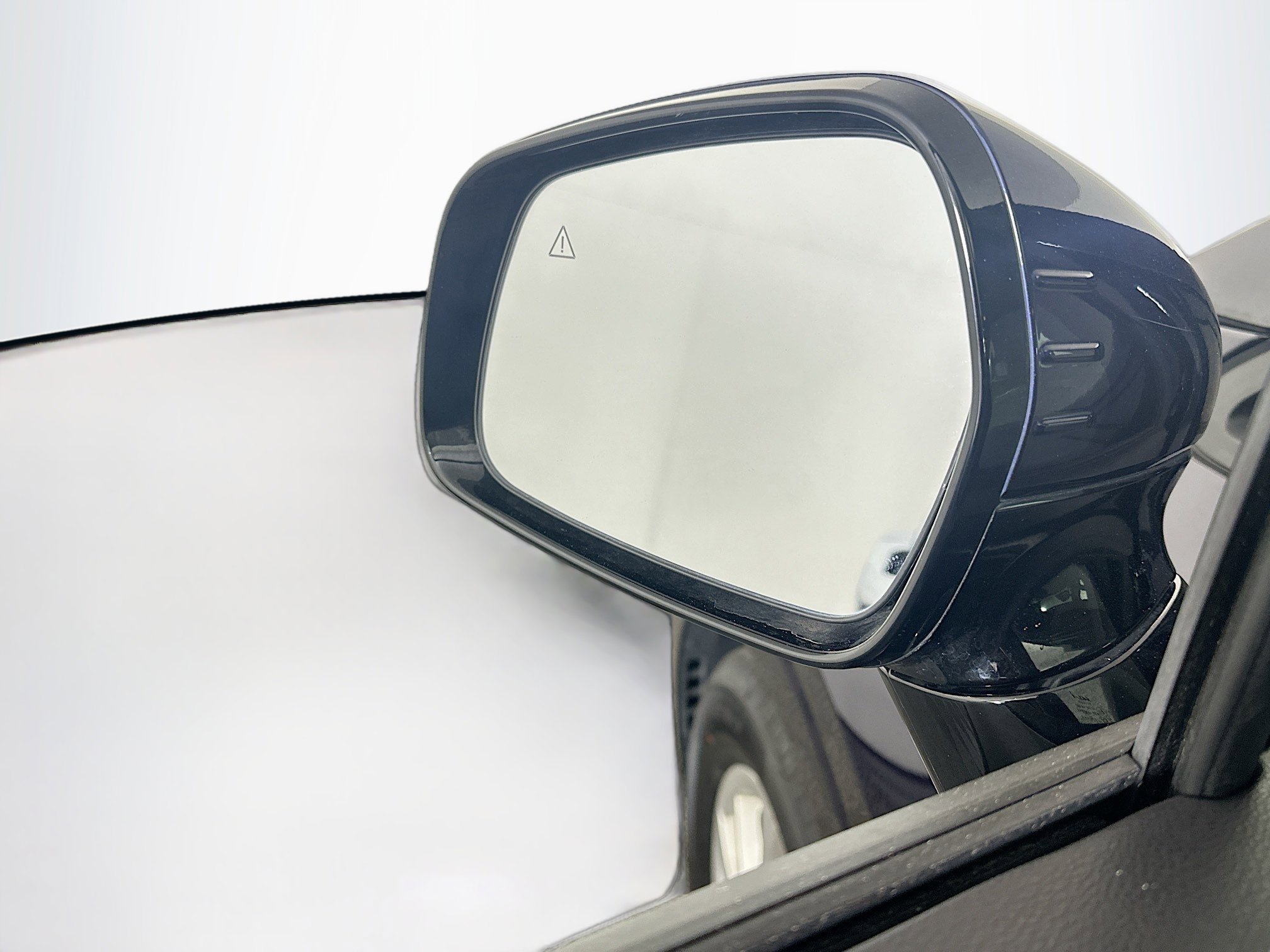 Used 2024 Kia Carnival LX image 16