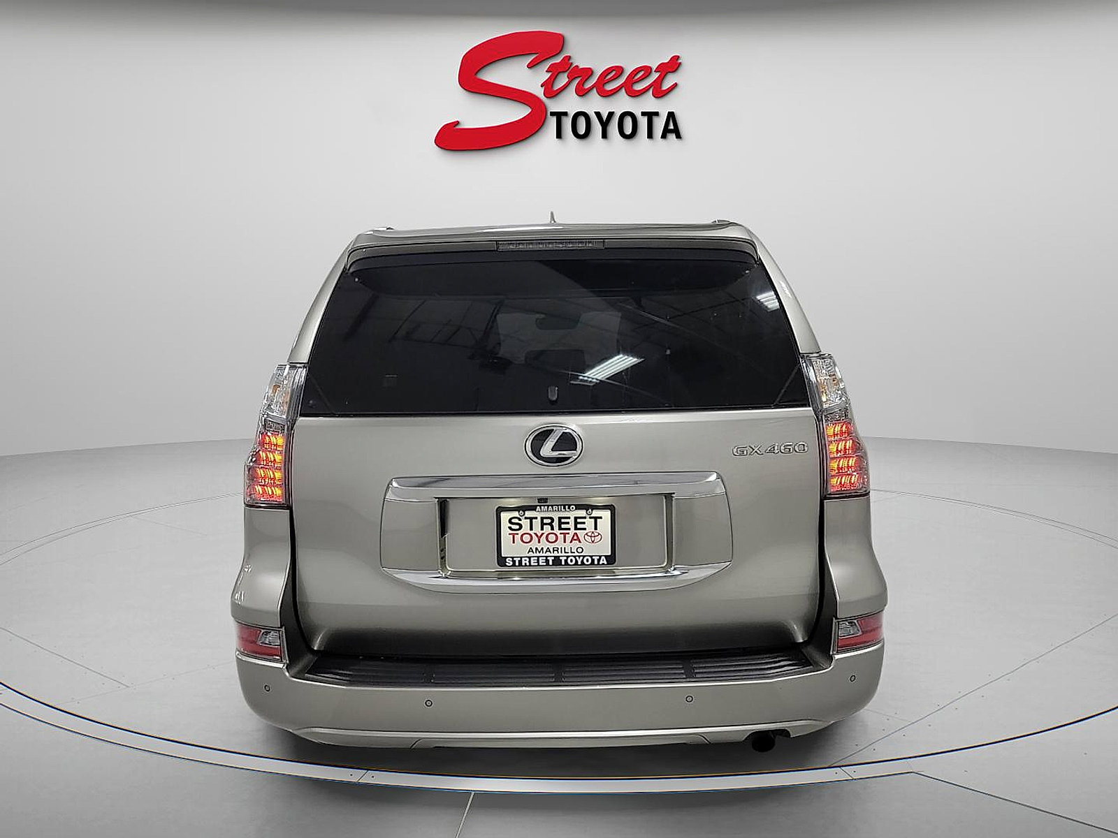 Used 2023 Lexus GX 460 Premium w/ Premium Package image 3