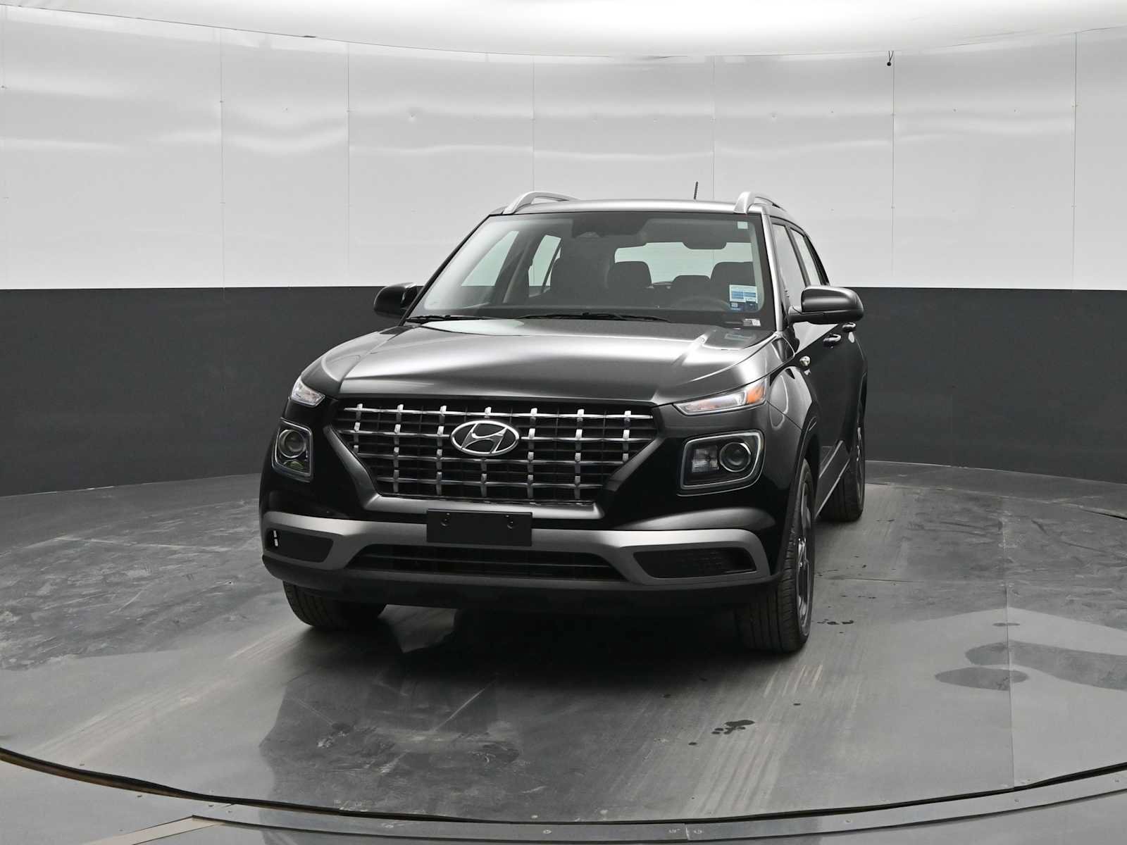 New 2026 Hyundai Venue SEL FWD image 3