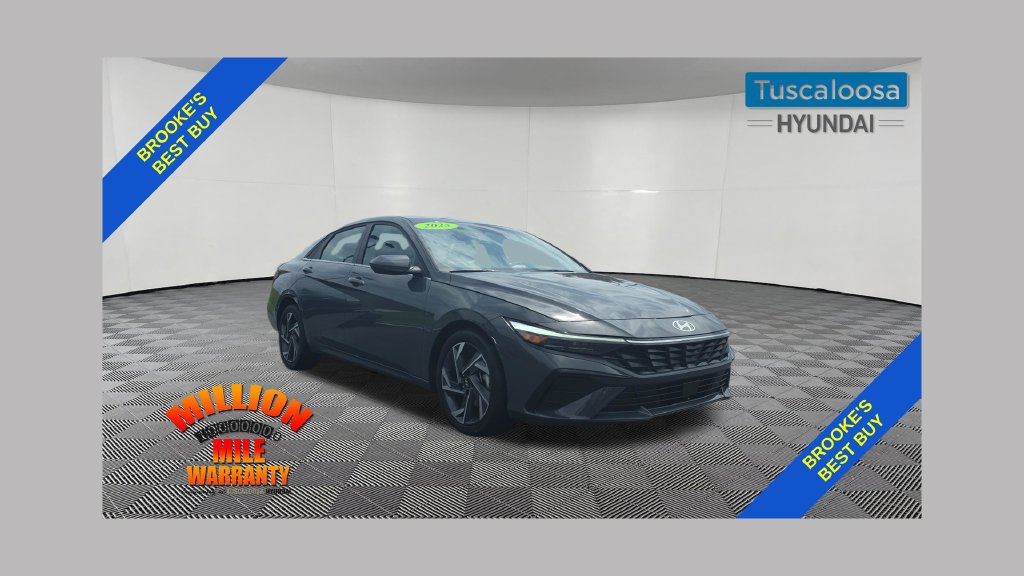 Used 2025 Hyundai Elantra SEL FWD image 1
