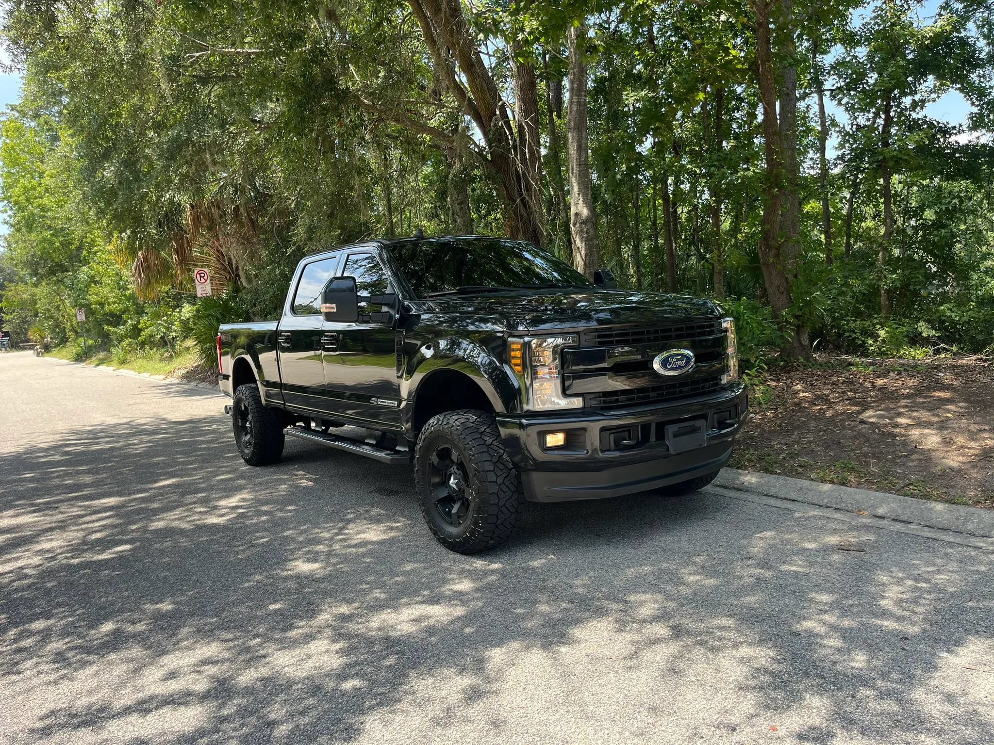 Used 2019 Ford F250 Lariat w/ Lariat Ultimate Package AWD/4WD image 4