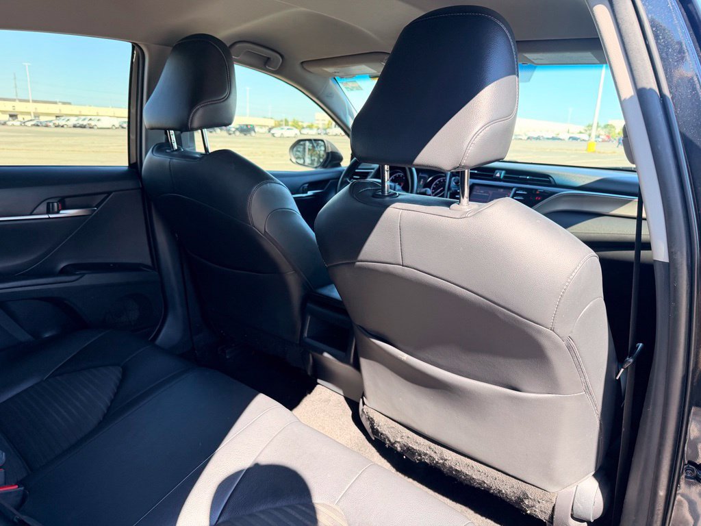 Used 2018 Toyota Camry SE FWD image 17