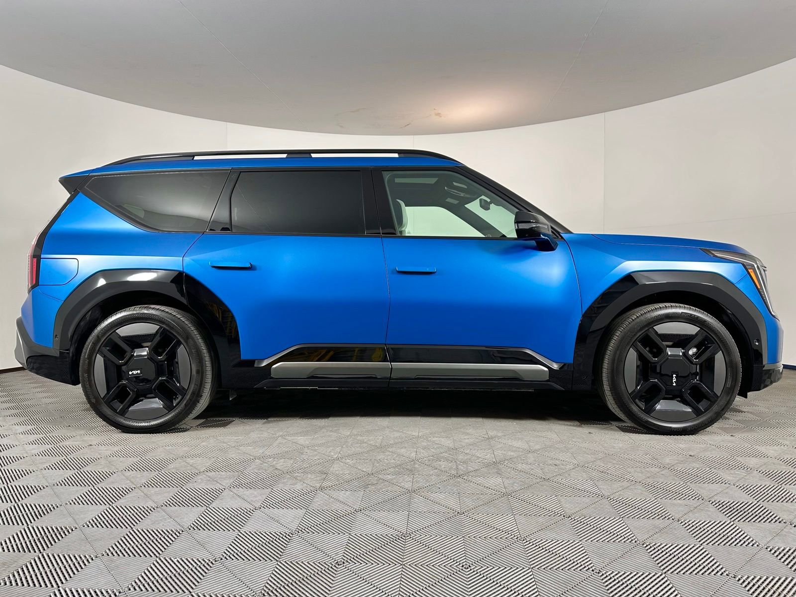 Used 2024 Kia EV9 GT-Line image 37