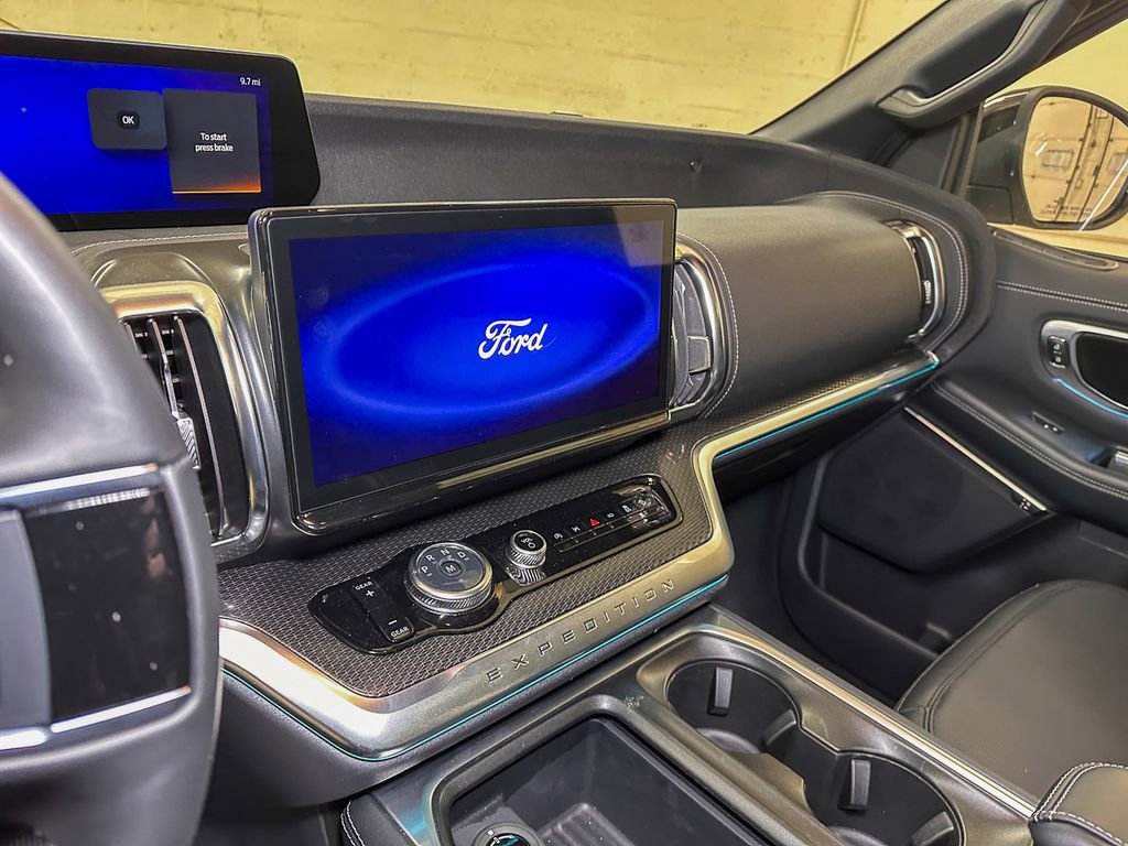New 2026 Ford Expedition Platinum w/ Stealth Performance Package image 38