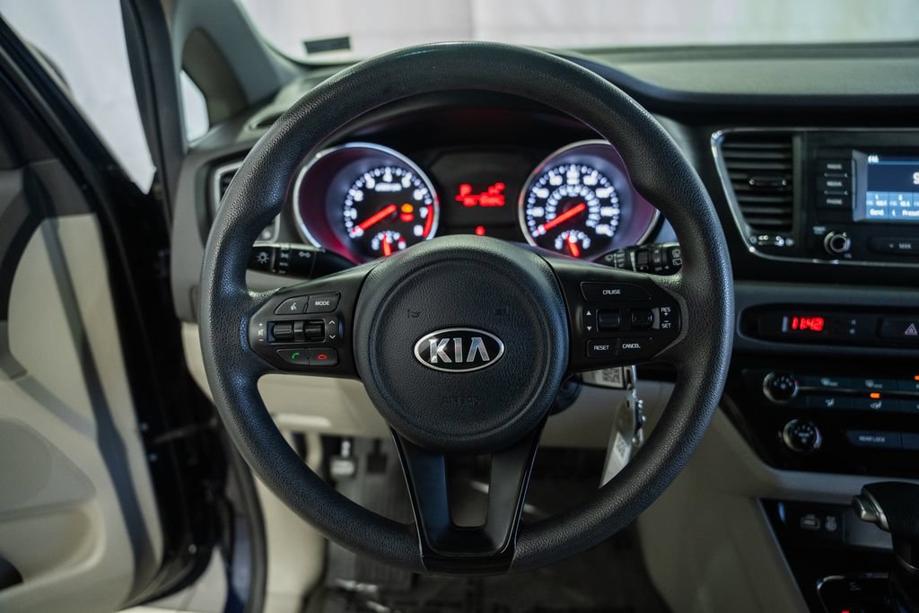 Used 2018 Kia Sedona LX FWD image 25