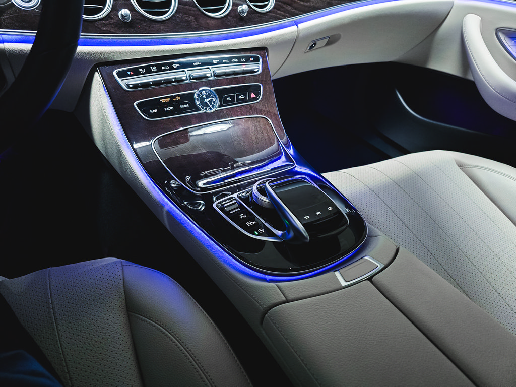 Used 2019 Mercedes-Benz E 300 4MATIC image 34