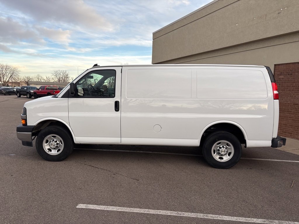 Used 2024 Chevrolet Express 2500 w/ Driver Convenience Package image 2