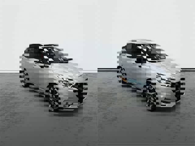 Used 2020 Nissan Versa SR image 5