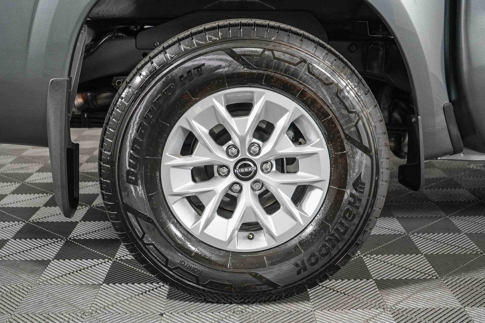 Certified 2025 Nissan Frontier S image 10