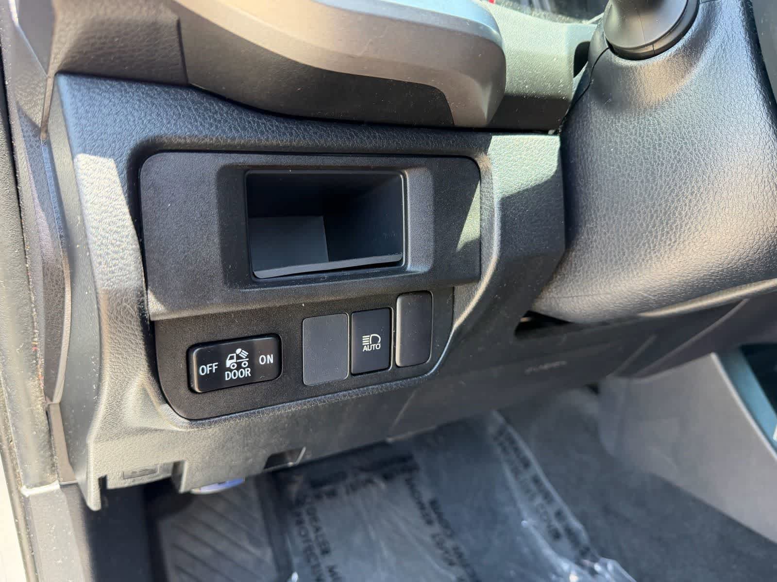 Used 2019 Toyota Tacoma SR5 AWD/4WD image 24