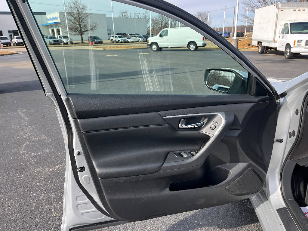 Used 2015 Nissan Altima 2.5 S w/ Power Driver Seat Package image 22