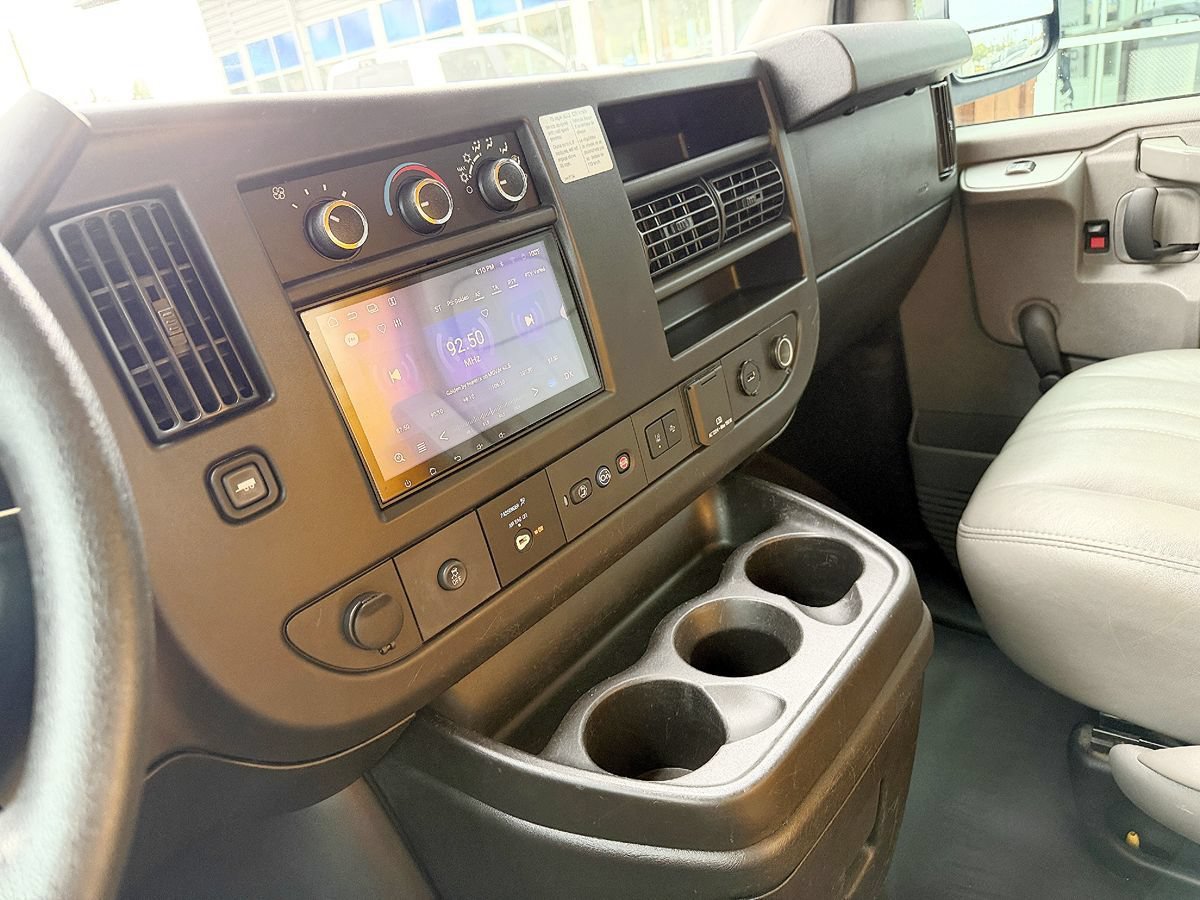 Used 2019 GMC Savana 3500 w/ Driver Convenience Package RWD image 41