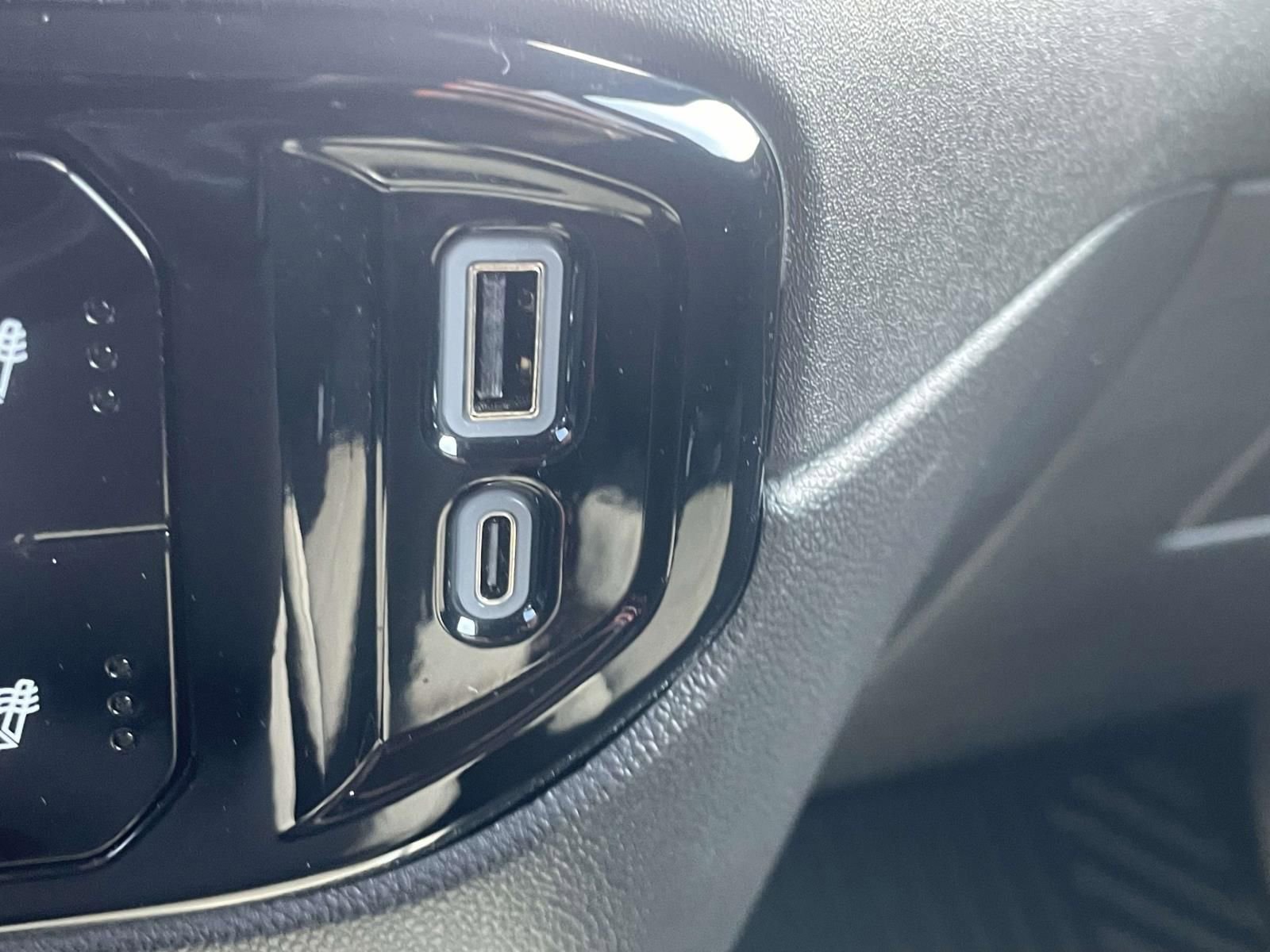 Used 2024 GMC Sierra 1500 Elevation image 22