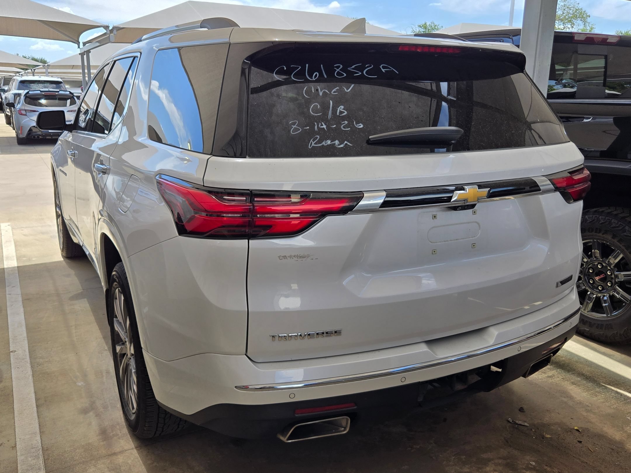 Used 2022 Chevrolet Traverse Premier FWD image 6