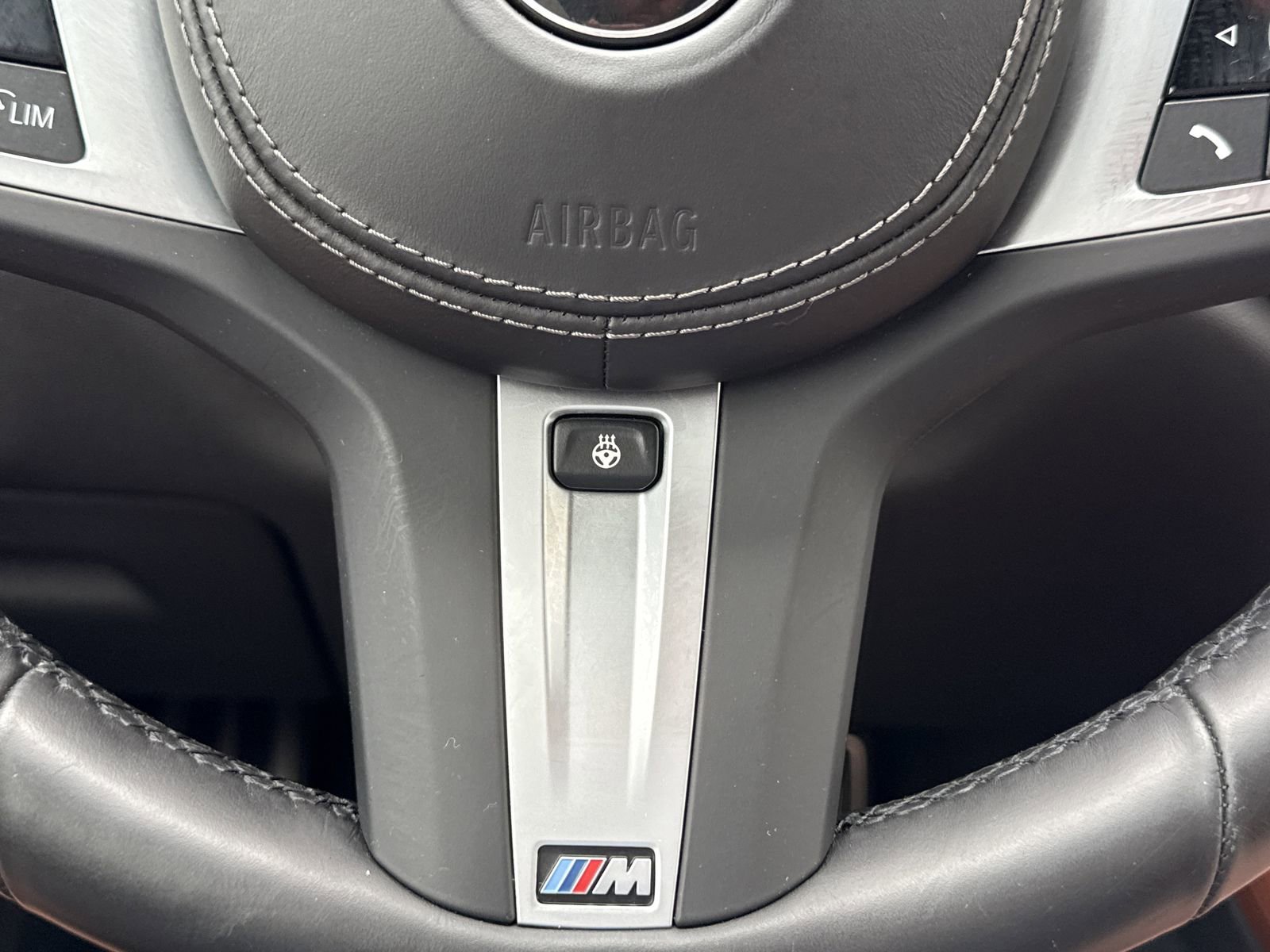 Used 2022 BMW X7 xDrive40i w/ M Sport Package image 23