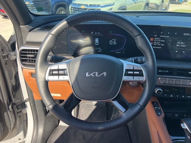 Used 2025 Kia Telluride AWD image 18