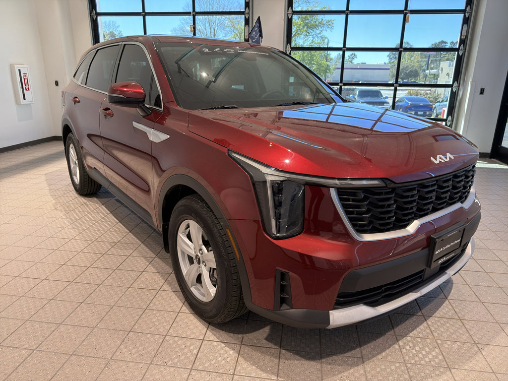 Certified 2024 Kia Sorento LX image 7