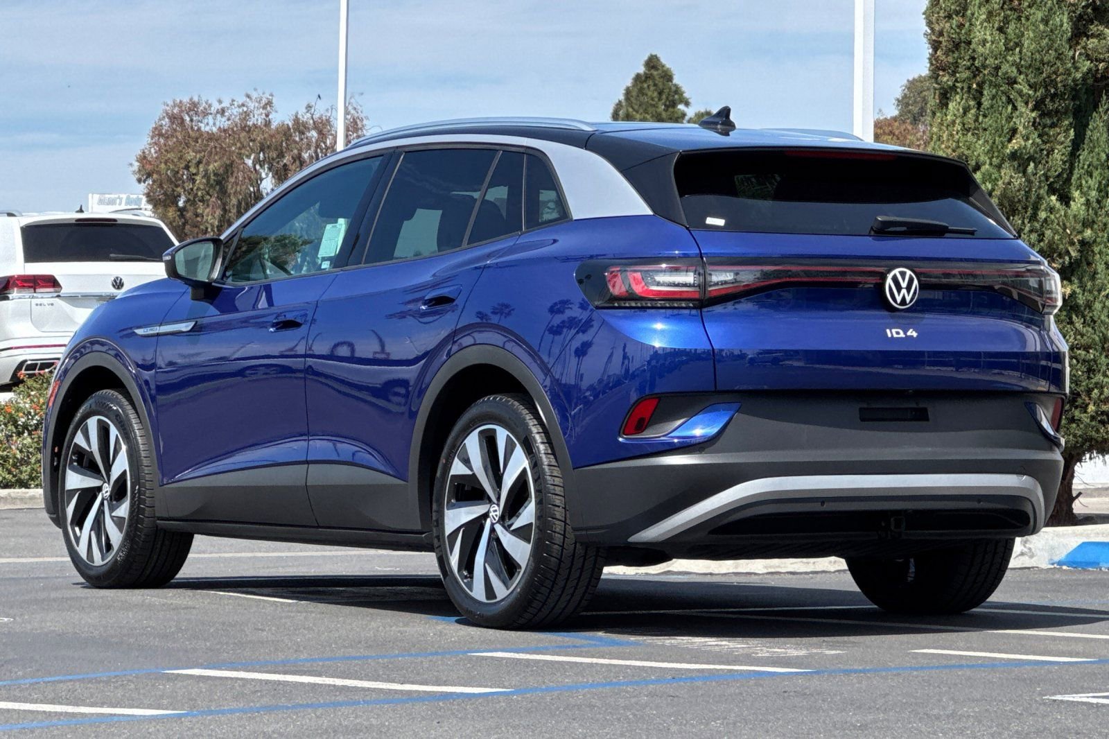 Used 2021 Volkswagen ID.4 Pro S w/ Gradient Package AWD/4WD image 6