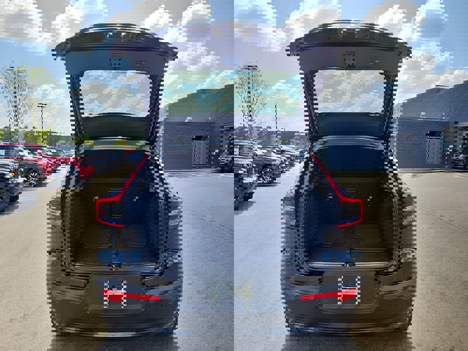 Used 2023 Volvo C40 P8 Recharge Ultimate AWD/4WD image 13