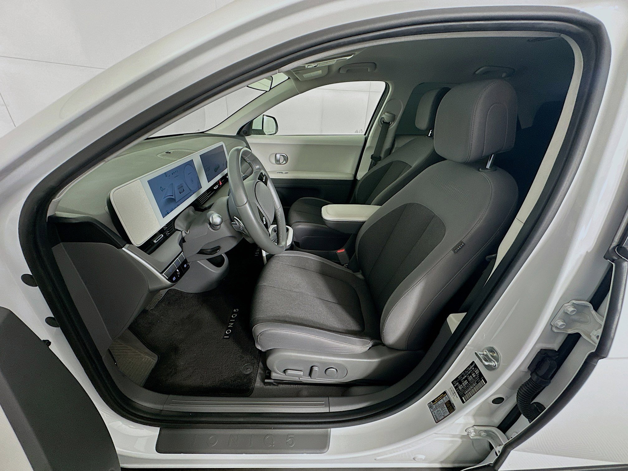 Used 2024 Hyundai Ioniq 5 SE image 13