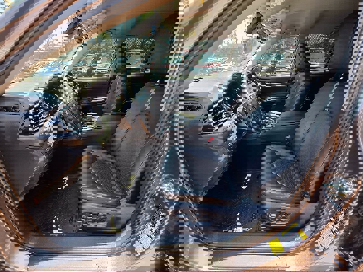 Used 2020 Toyota Camry XSE image 19