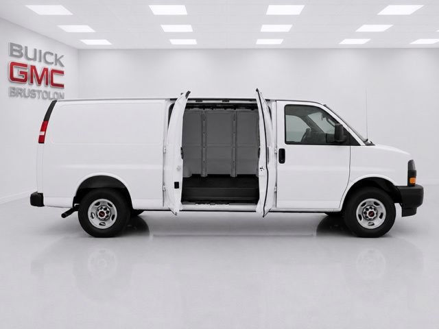 Used 2025 GMC Savana 3500 Extended RWD image 8