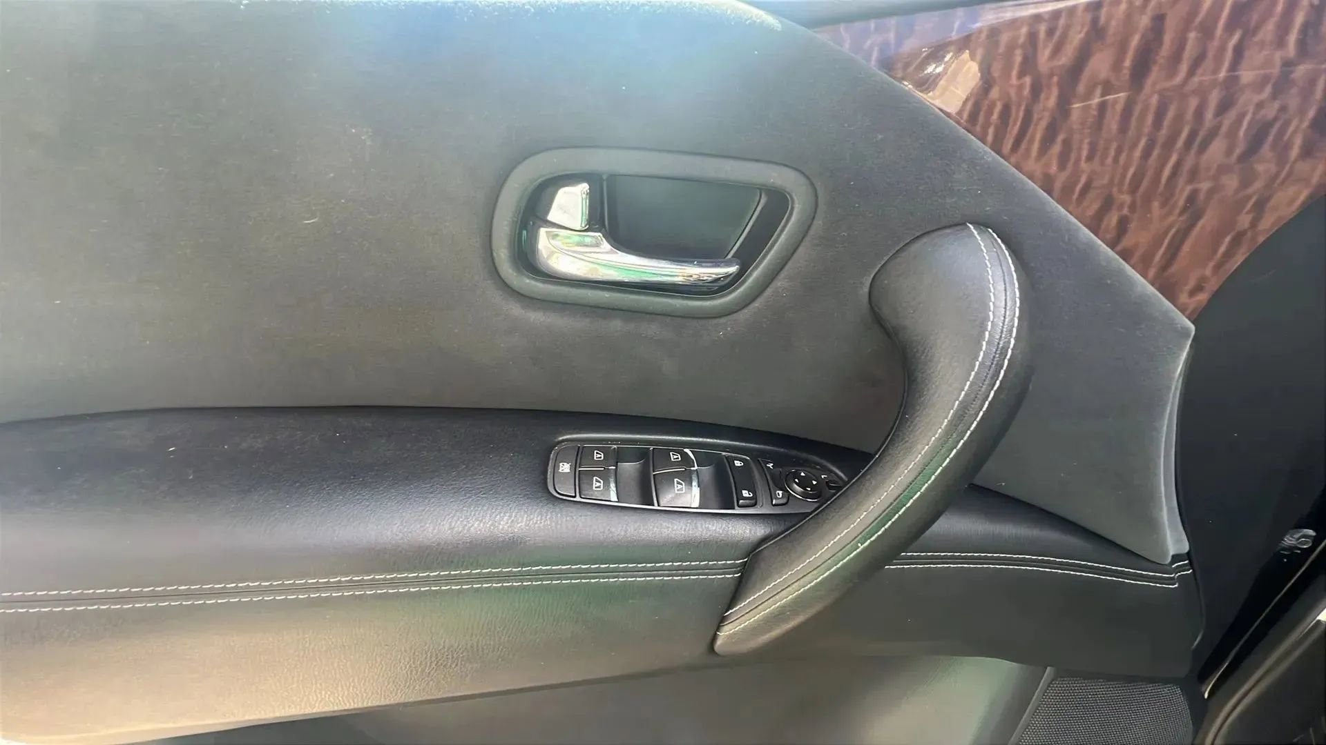 Used 2017 Nissan Armada SV w/ Driver Package image 25